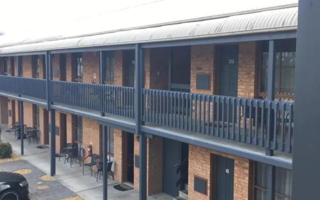 Bega Downs Motor Inn