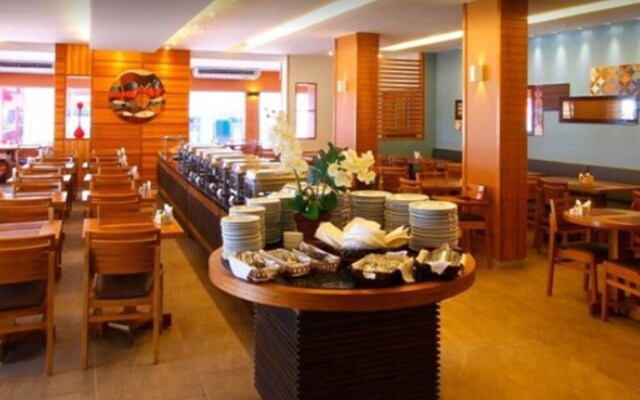 Malibu Palace Hotel