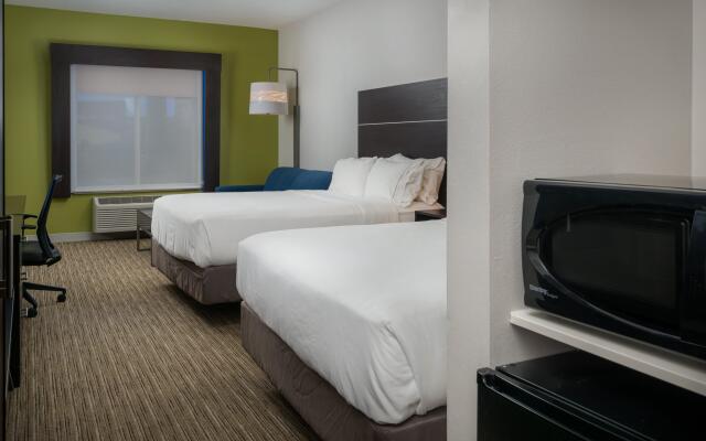 Holiday Inn Express & Suites Lawrence, an IHG Hotel