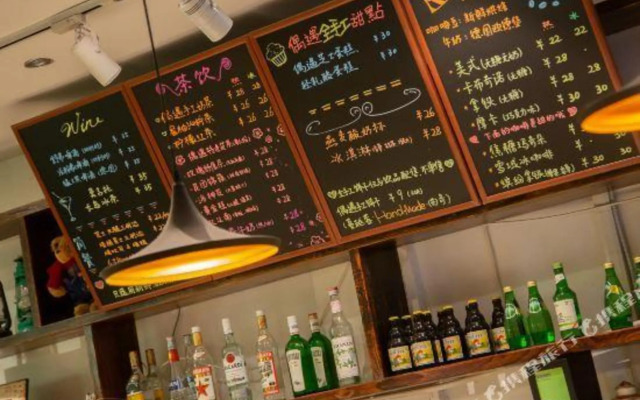 Occasion Inn (Qingdao Zhanqiao Zhongshan Road Subway Station)