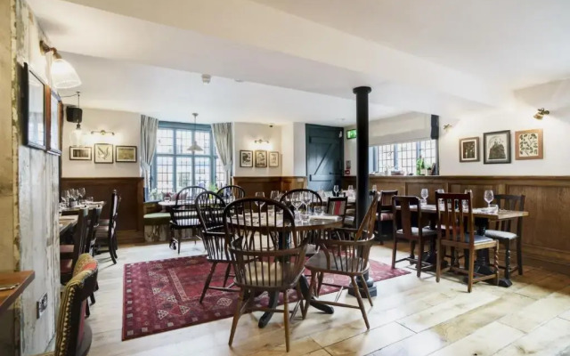 Bel & the Dragon at Red Lion Wendover