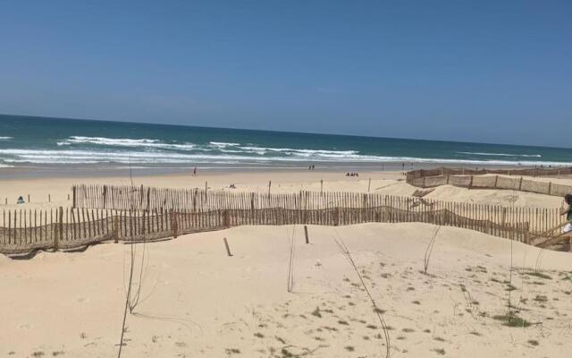 Appartement 200m de l'océan avec piscine extérieure