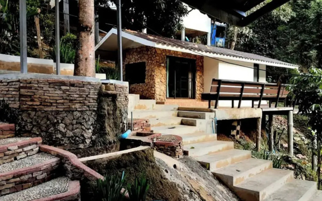 The Cascade - Mae Taeng Waterfall Bungalows