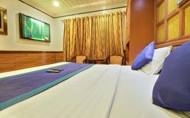 The Greenery - Holiday Inn by OYO Rooms