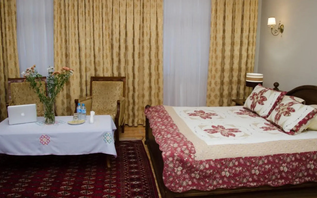 Jipek Joli Inn
