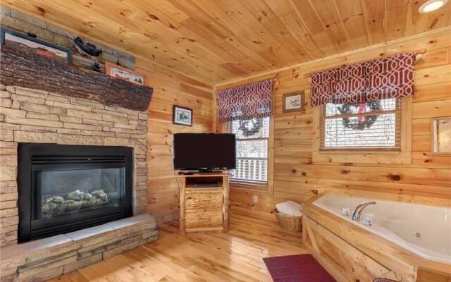 Makin Memories - Two Bedroom Cabin