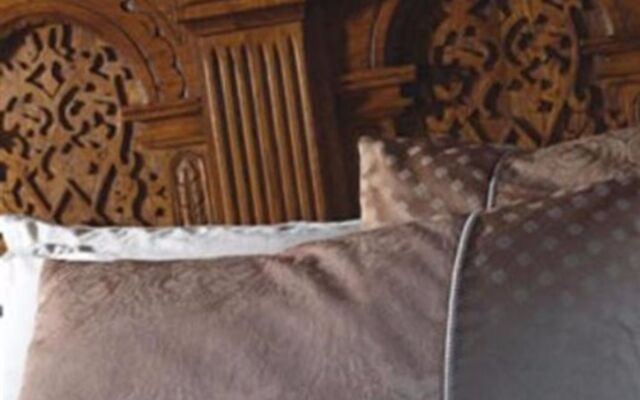 The Saddleworth Hotel