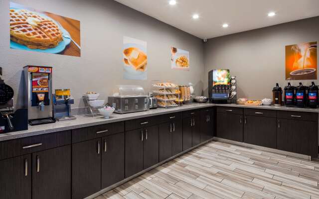 SureStay Plus Hotel by Best Western Point Richmond