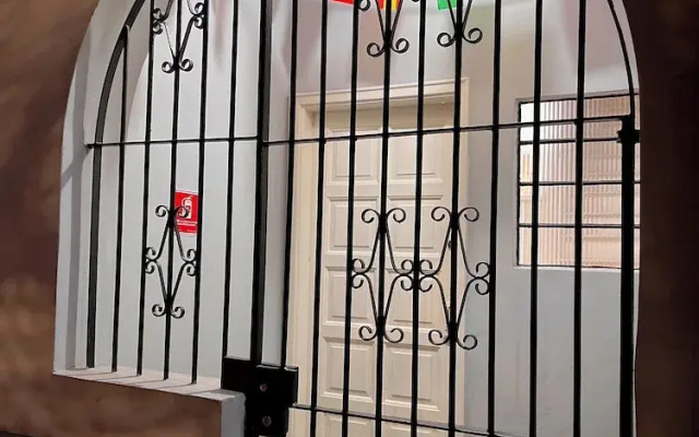 Urban Nomad Hostel & Food