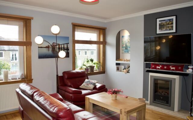 2 Bedroom Flat With Private Garden