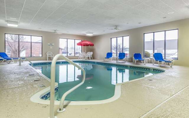Comfort Inn Alton near I-255