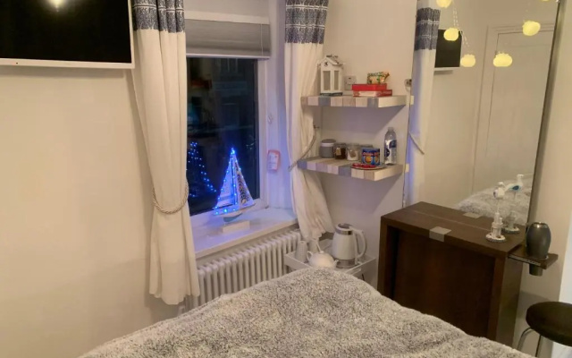 Coastal Joy - Family and friends bedrooms
