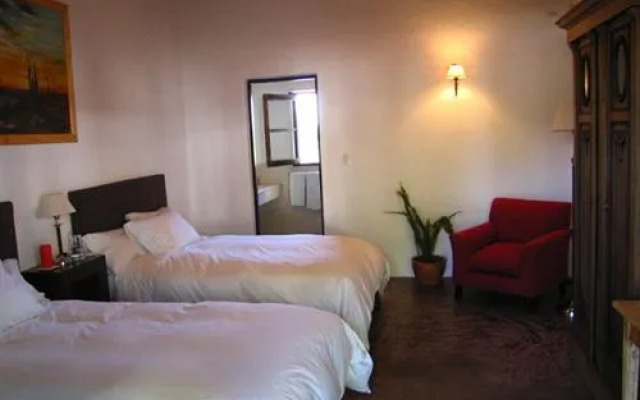 Postales by DOT Boutique