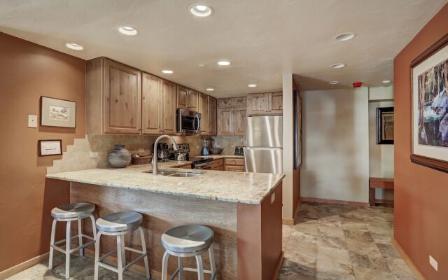 Village at Breckenridge Condos Sleeps 8 - Ski in Out + Walk downtown 2 Bedroom Apts by RedAwning