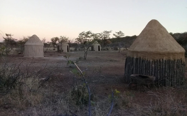 Omapaha Traditional Hut