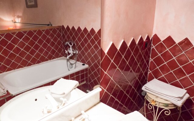 Spacious Holiday Home in Narbonne With Swimming Pool