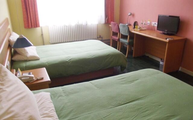 Home Inn Qingdao Jinggangshan Road