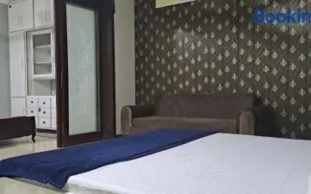 26 Number Bus Stop Guest House