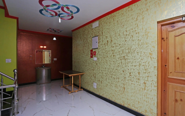 OYO 4484 Hotel EL Classics