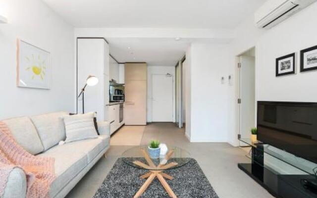Complete Host Leopold Apartments