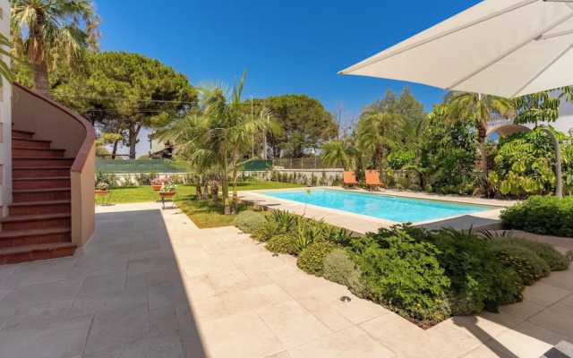 Villa Bali with Pool by Wonderful Italy