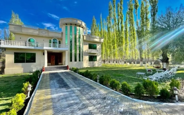 Skardu Saraye Hotel & Resort