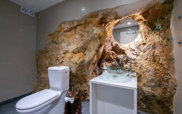 Stone Houses Dingač