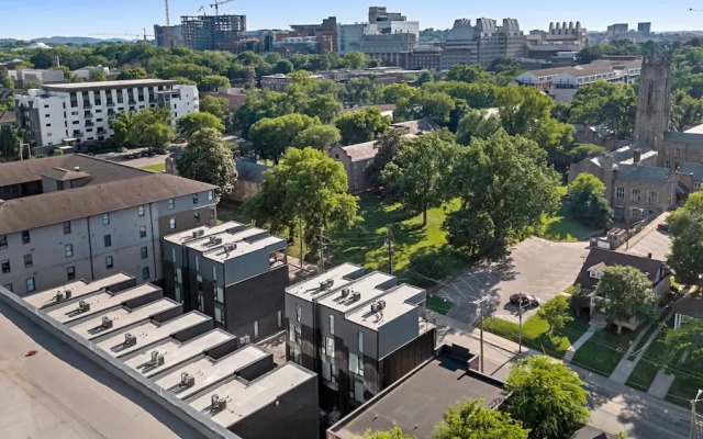The Grove 6 by Avantstay Private Balcony