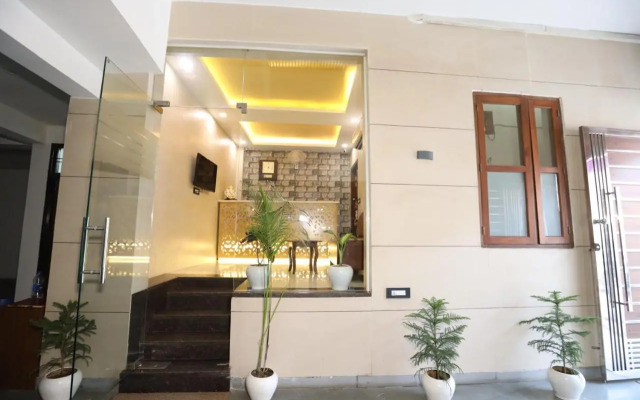 Hotel Lavit Couple Friendly near Faridabad Metro station