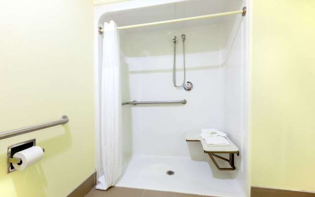 Super 8 by Wyndham Fairfield Tx