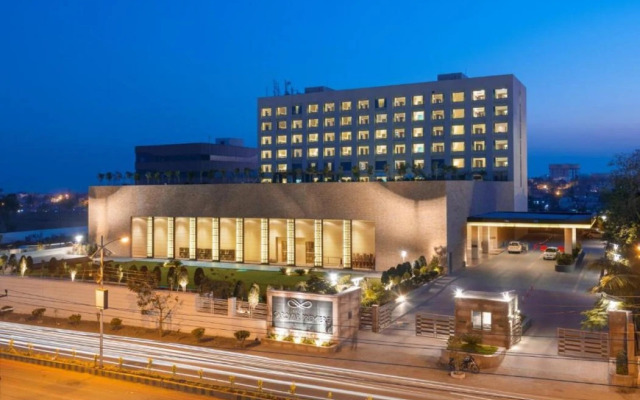 Balaji Sarovar Premiere Solapur