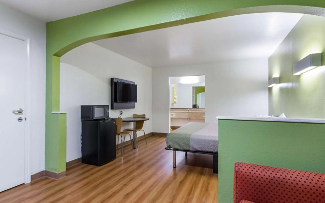 Motel 6 San Marcos, TX - North