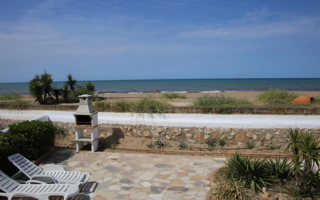 Urbanización El Oasis, 20 Villas en 1ª Línea Playa