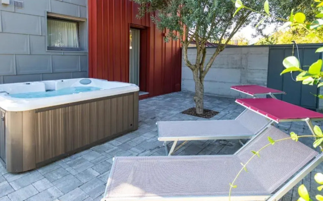 Modern Villa With Jacuzzi Close to the Beach