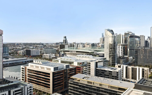 Indie, 2BDR Docklands Apartment