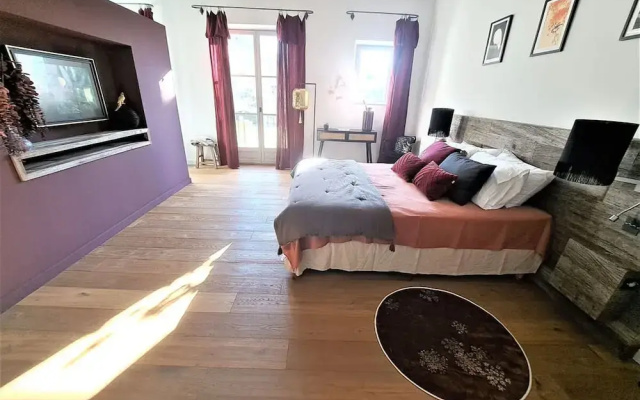 Prestigious Villa in Heart of Saint Remy de Provence