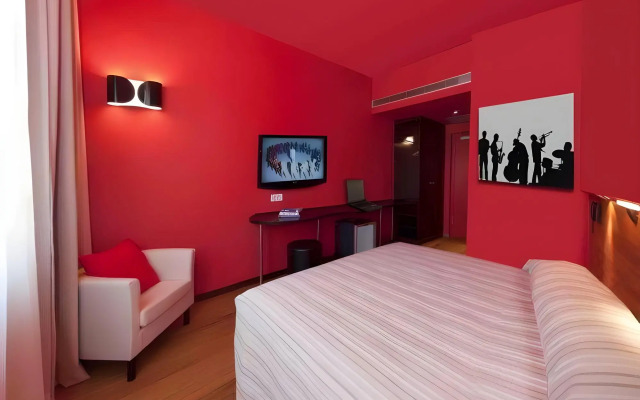 Athens Center Square Hotel