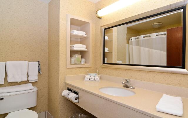 Holiday Inn Express Hotel & Suites Fort Atkinson, an IHG Hotel