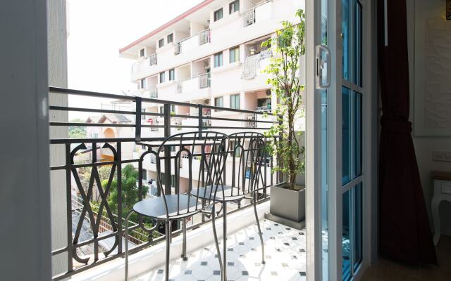 White Ivory Bed & Breakfast