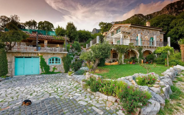 Mirabilis House