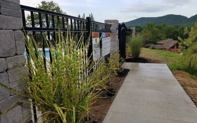 Cloud 9 Inn & Suites Lake George