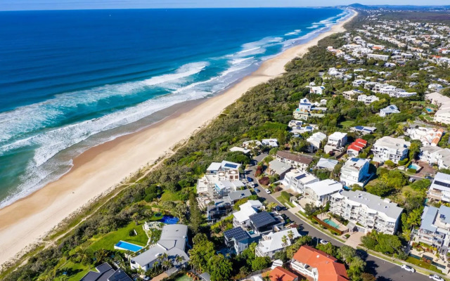 Unit 2 21 Park Cres Modern Stylish apartment