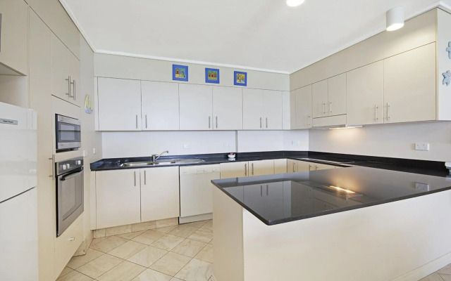 Clubb Coolum Beach Resort