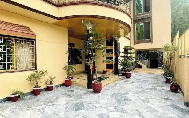 The Lodge Guest House