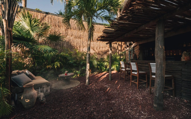Radhoo Tulum