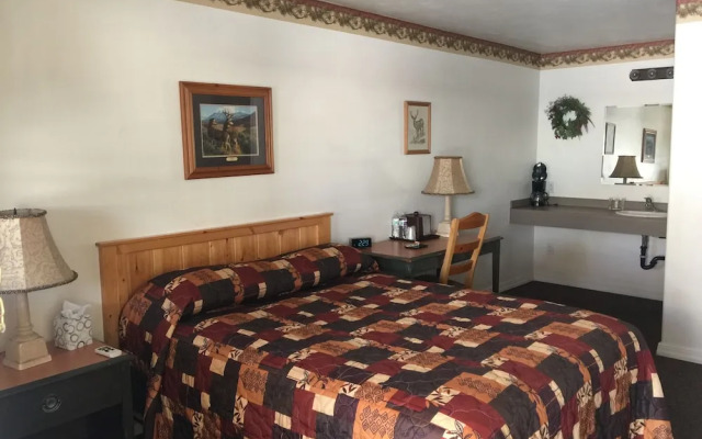 Rustic Inn Motel