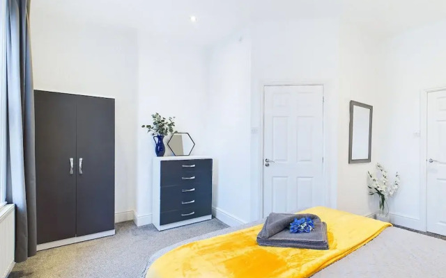 2br-sleeps4-citycentre-freeparking