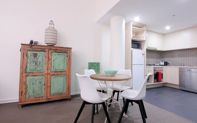 Essence of Degraves - Rejuvenate Stays