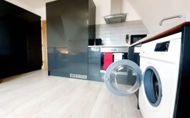 Comfortable 2BR Apartment in Bedford