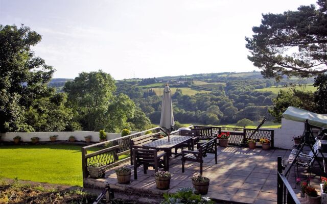 Plas Newydd Farm